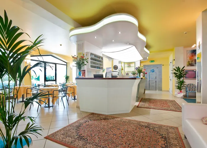 Milano 3* غاتيو أ ماري