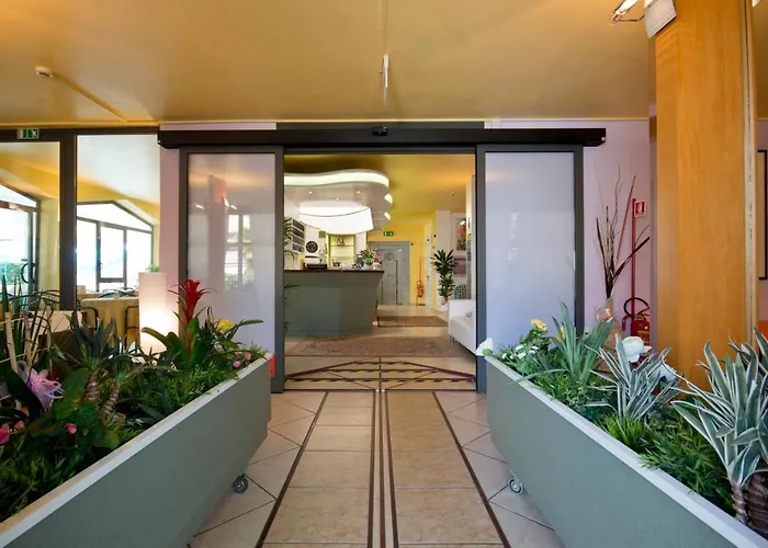 Milano 3* 加提欧马里